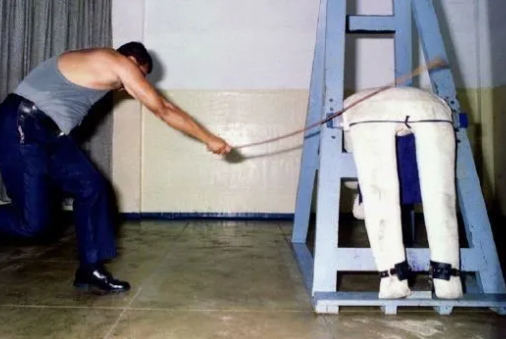 新加坡校园霸凌者面临鞭打惩罚